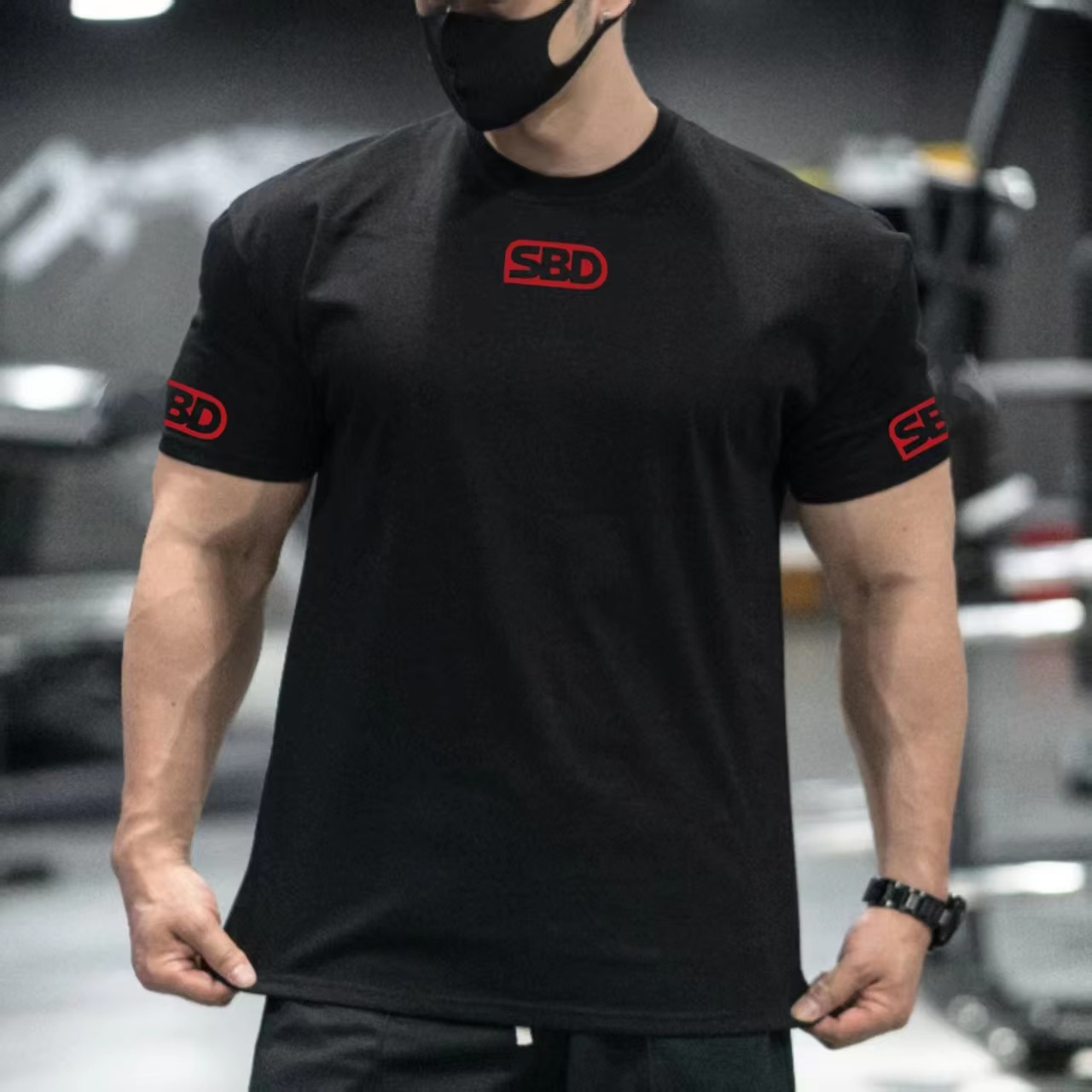 Streetwear Brand Red Logo - Kaos olahraga dengan desain grafis merek